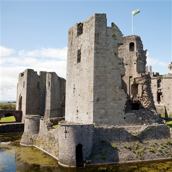 Raglan Castle & Abergavenny